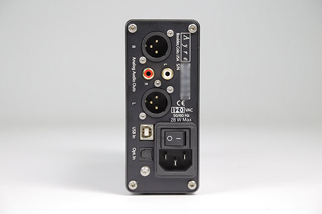 Codex提供USB輸入與光纖數位輸入，輸出除了耳機擴大機之外，還有兩組類比輸出，包括RCA與XLR，並可選擇要前級輸出還是DAC輸出。